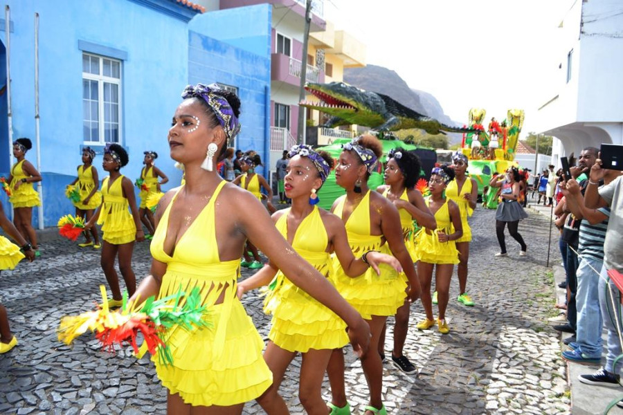 Carnaval 2020: Surpresa, Vindos do Vulcão e Unidos de Fonsaco desfilam para o título