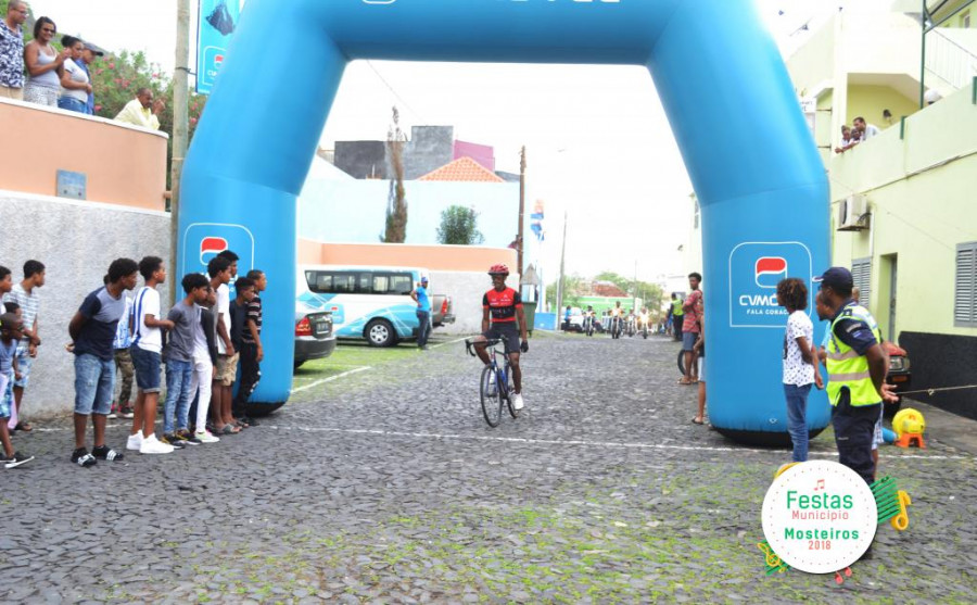Festas do Município: António Gonçalves vence corrida de bicicletas