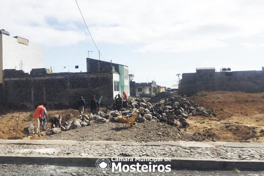Arruamentos: Câmara Municipal realiza obras em Queimada Guincho e Queimada Trás