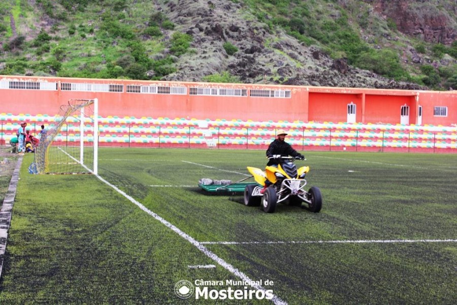 Infraestruturas: Relvado do Estádio Municipal operacional para o Regional de Futebol