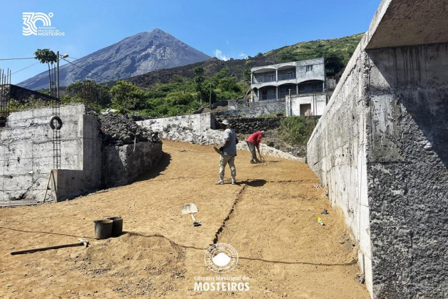 Arruamentos: Câmara Municipal retoma obras em Guincho, Mosteiros Trás e Relvas