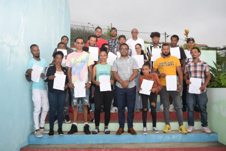 Nha Kaza Nha Grandeza: Câmara Municipal doa terrenos a 18 jovens de Relvas