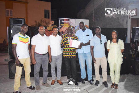 3ª Semana d’África: Câmara Municipal presta homenagem Associação de Imigrantes Residentes em Mosteiros
