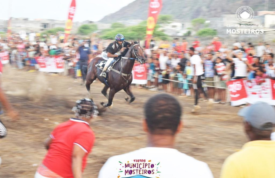 Festas Município 2023: Vulcão vence Corrida de Cavalos