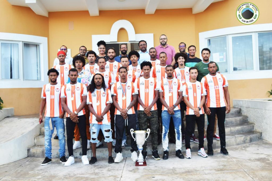 Futebol: Campeões do Interzonas recebidos na Câmara Municipal